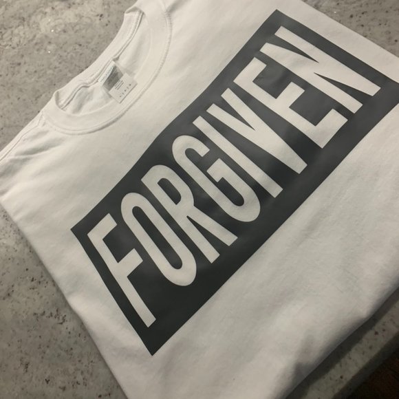 CUSTOME MADE UNISEX T-SHIRT - Picture 1 of 4